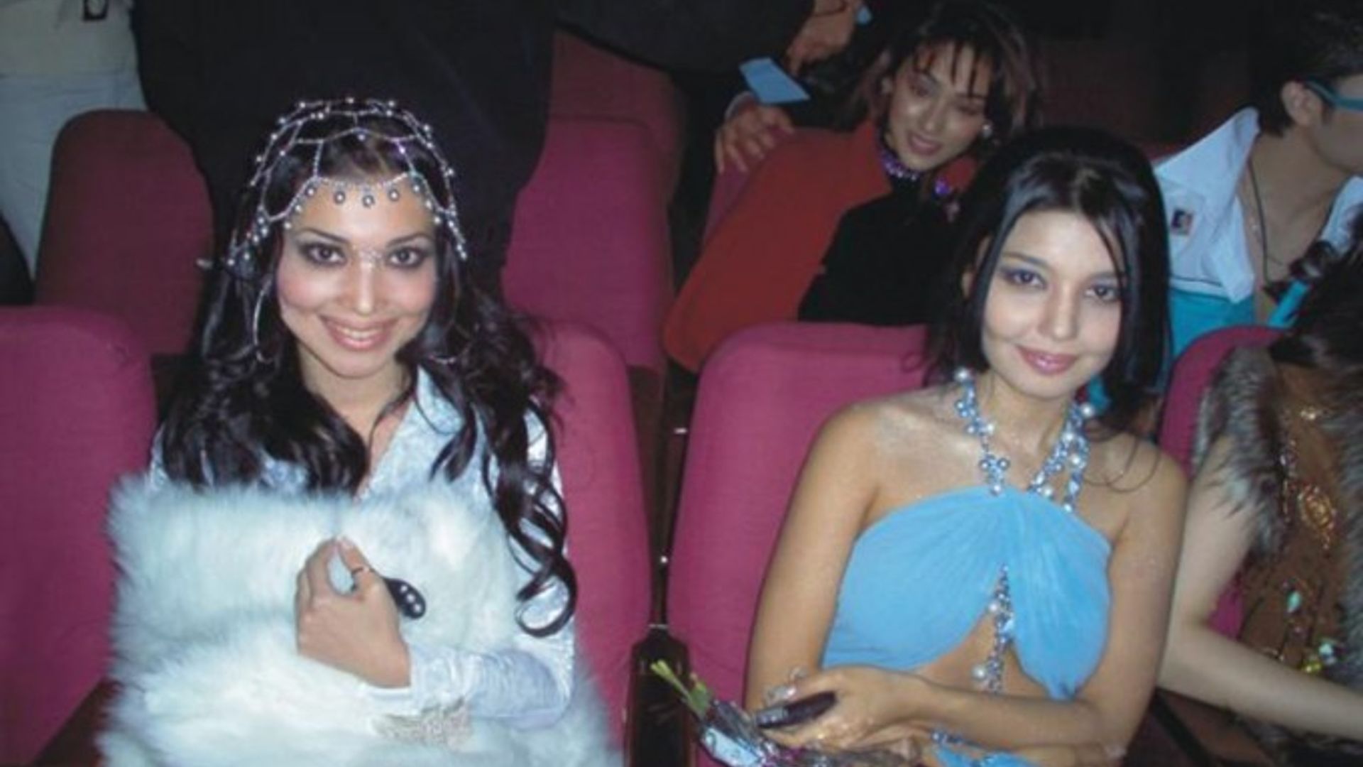 Hardkor ogzaki porno Keng kalçalı qizlarning fotosuratlari